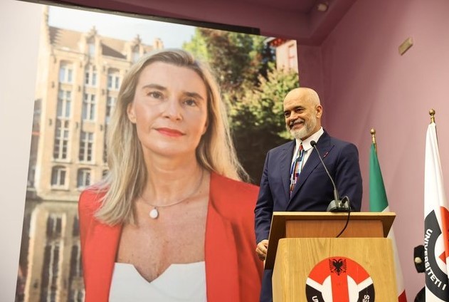 Exjefa de Política Exterior de la UE, Federica Mogherini, Arrestada en Investigación por Fraude en Bruselas