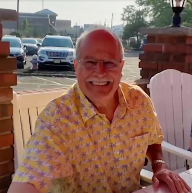 Vecino Aclamado como Héroe por Rescate en Incendio es Acusado del Asesinato de Mujer de 82 Años en su Casa Incendiada