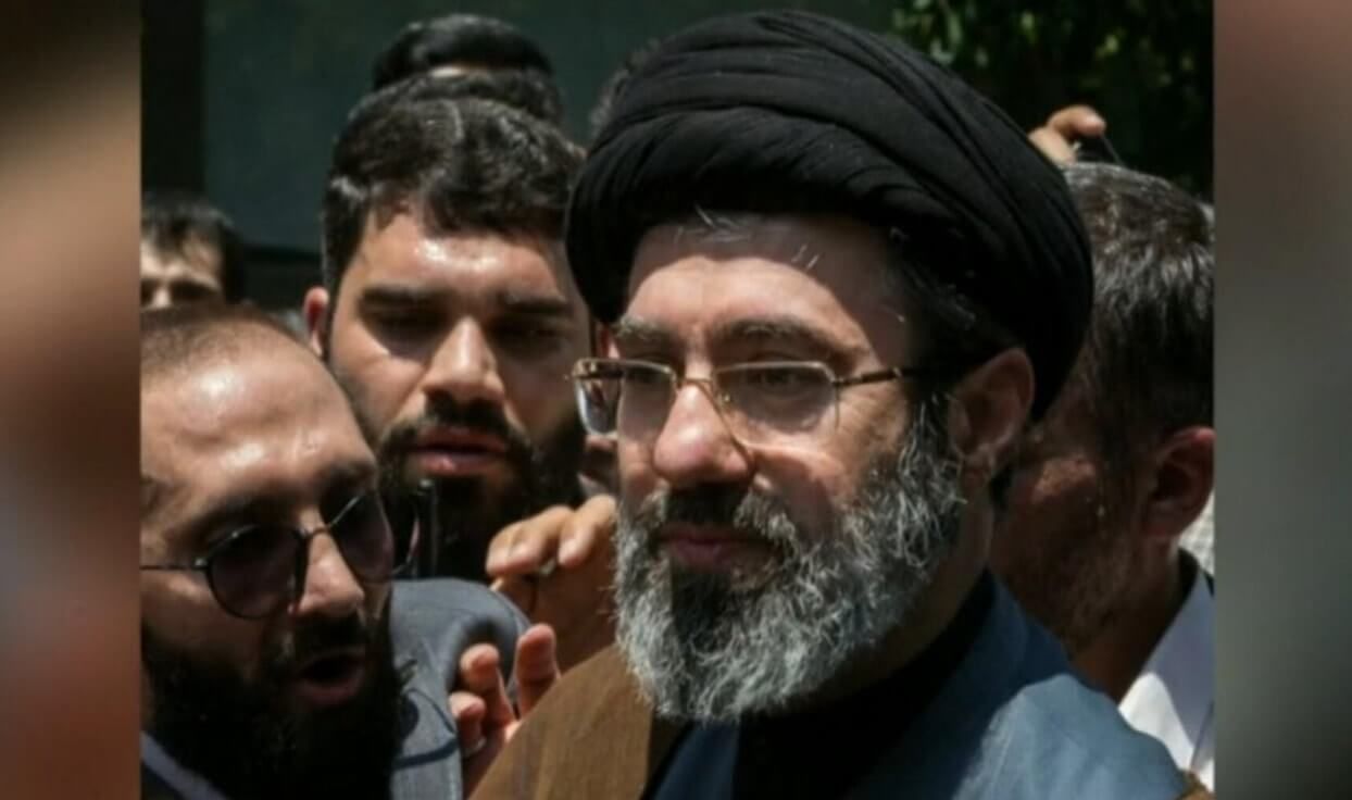 Irán Nombra al Hijo del Líder Asesinado como Nuevo Líder Supremo; Muere el Séptimo Soldado Estadounidense en el Conflicto